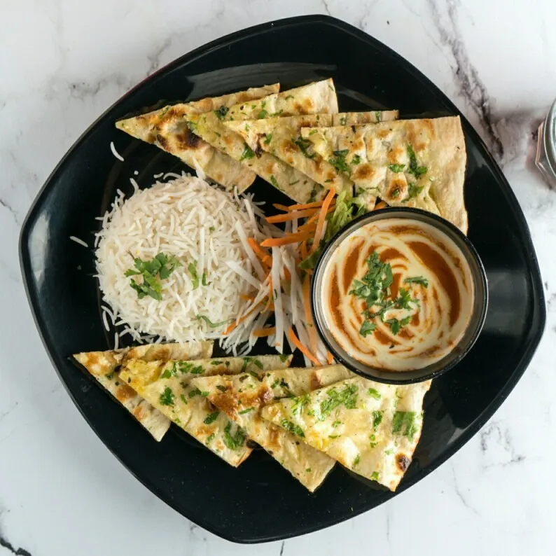 Butter Chicken with Garlic Naan