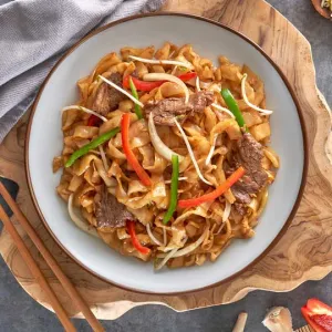 Kwetiaw Goreng Dengan Daging Sapi