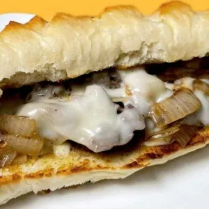 Bánh mì bò phô mai đặc biệt (The Philly Cheesesteak)