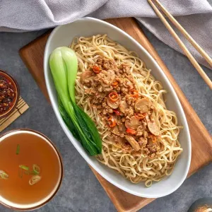 Mie Dengan Ayam Cincang dan Jamur