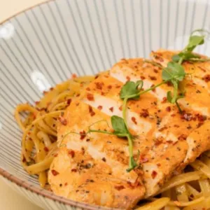 aglio olio w cajun chicken breast (556kcal)