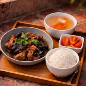 客家焖肉焖木耳饭-時光的味道 客 Hakka Style Braised Pork Belly With Black Fungus Rice