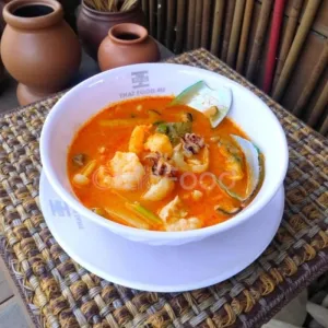 B4 - ต้มยำทะเลน้ำข้น Tom Yum Talay Nam Khon (Tom Yum - Seafood)