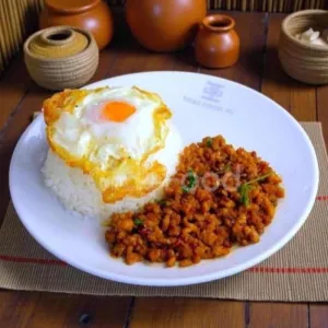 A1 - ผัดกะเพราไก่  Pad Kaprow Gai (Thai Basil Chicken)