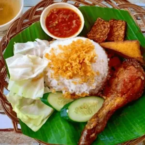Nasi Ayam Penyet (Best Seller)