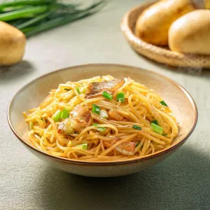 Stir-Fried Shredded Potatoes 爆炒土豆丝