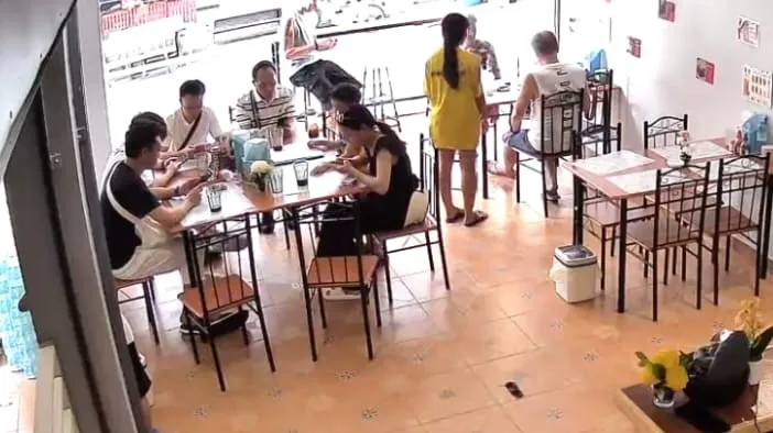 สี่แซ่บ..!!! - นาจอมเทียน - Thai Restaurant - Photo 1