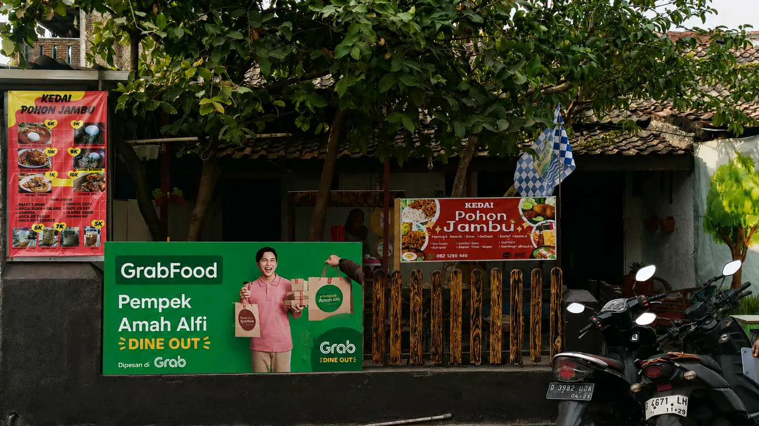 Pempek Amah Alfi - Babakan Tarogong - Indonesian Restaurant - Photo 1