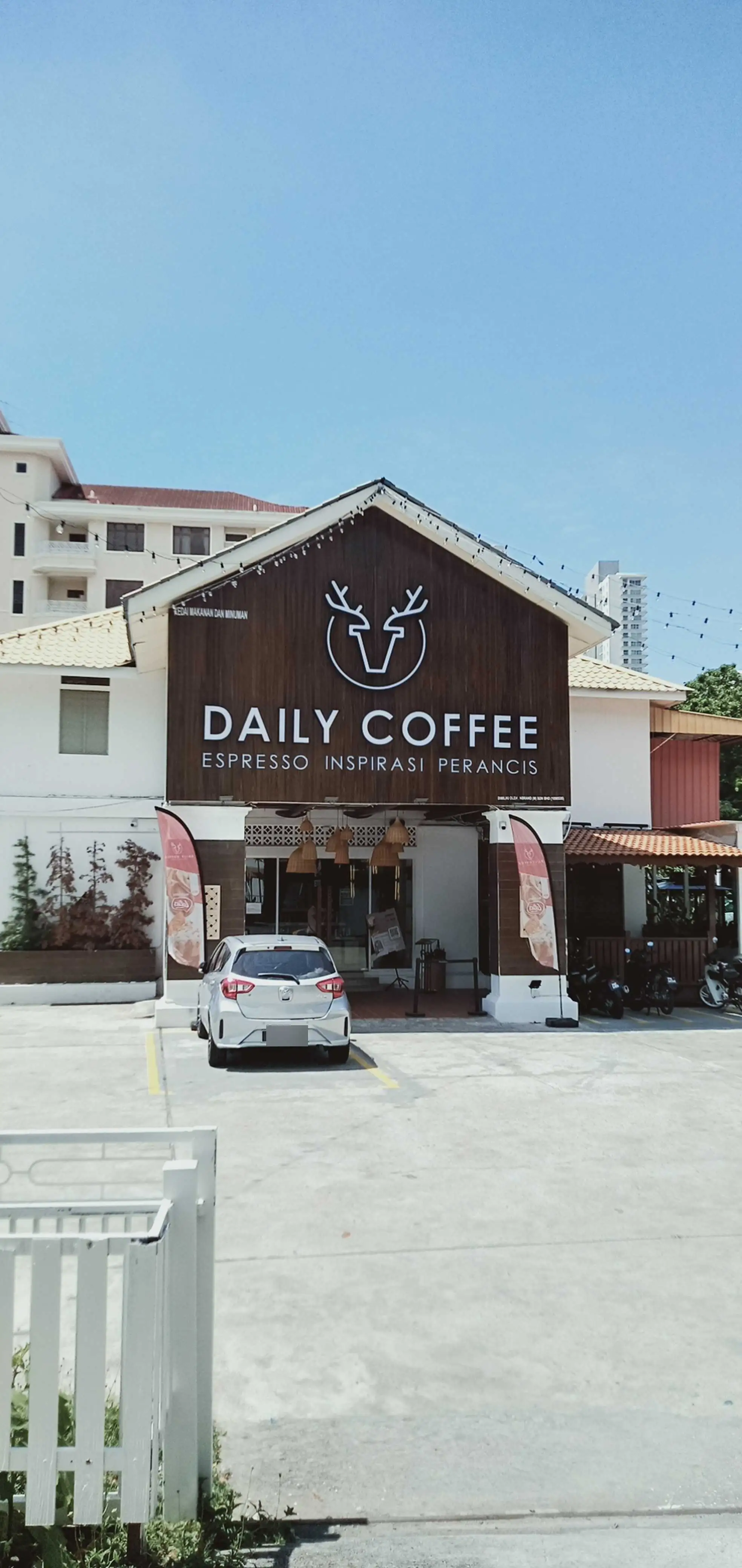 Daily Coffee - Jalan Burma - Restoran Western - Gambar 3