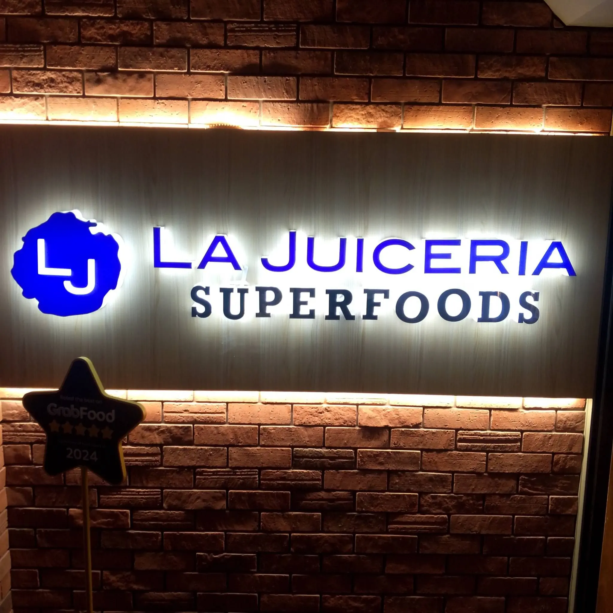 La Juiceria Superfoods - Menjalara Kepong - Western Restaurant - Photo 2