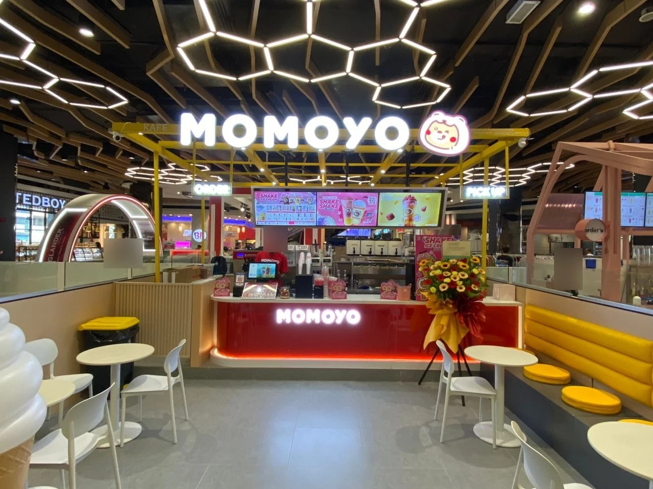 MOMOYO Ice Cream & Fruit Tea - Atria Shopping Gallery - Beverages Restaurant - Photo 3