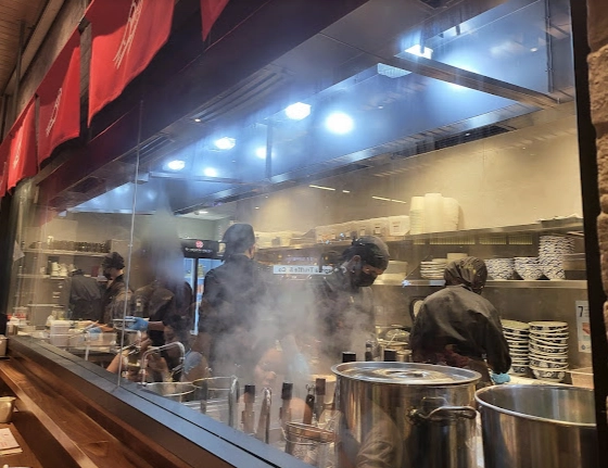 Le Shrimp Noodle Bar - The Exchange TRX - Ramen Restaurant - Photo 2
