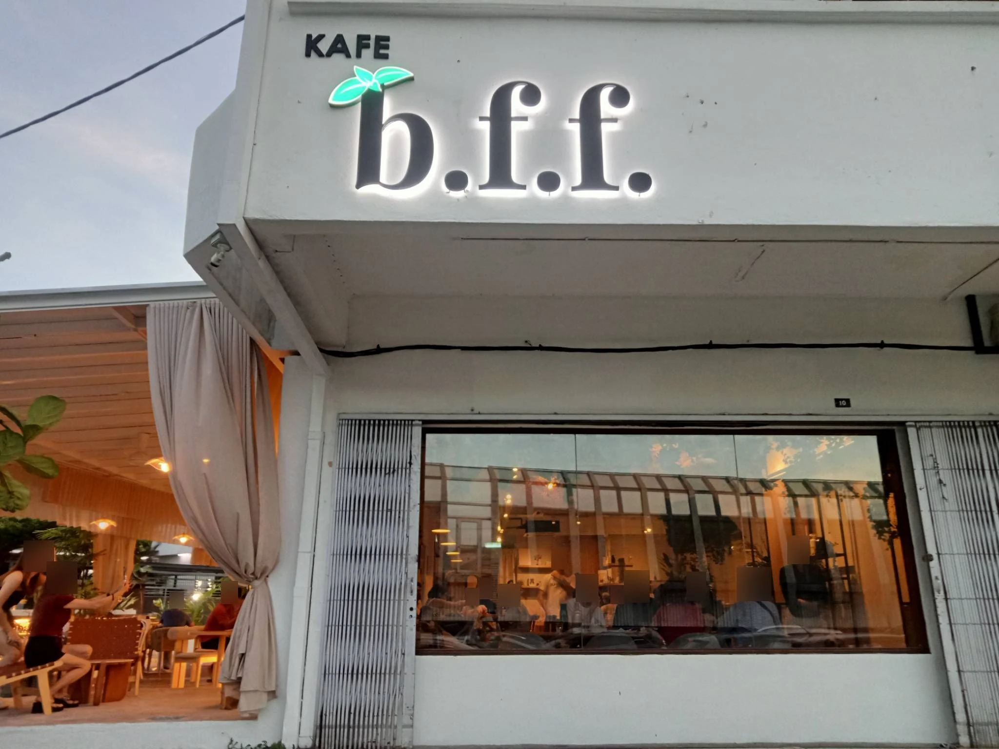 Basil's Food Foundry - Taman Billion - Restoran Asian - Gambar 3