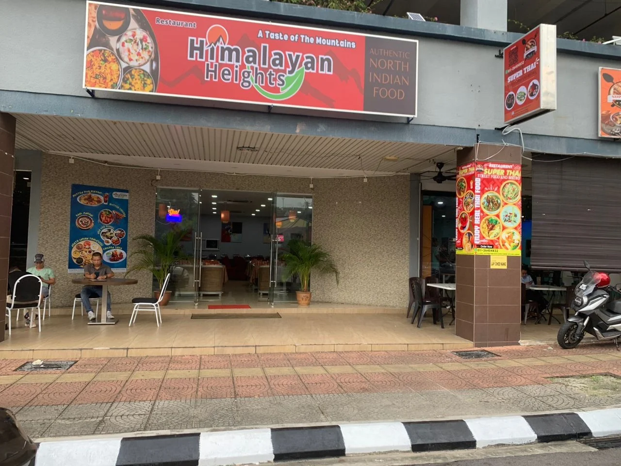 Himalayan Heights Restaurant - Tiong Nam - Restoran Tandoori Chicken - Gambar 2