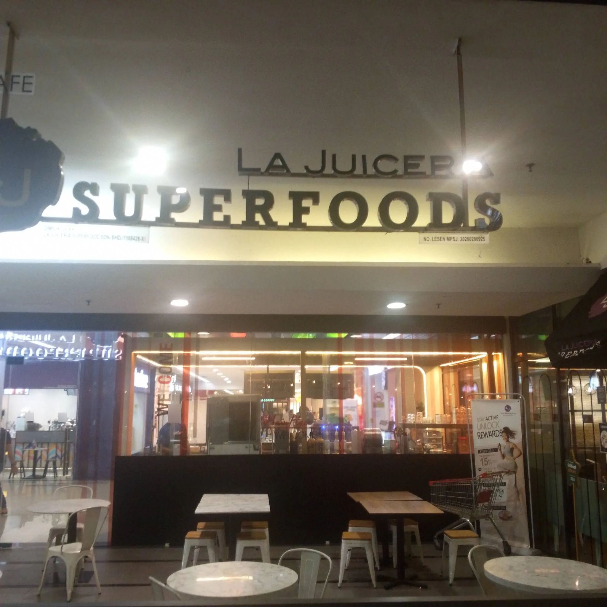 La Juiceria Superfoods - Main Place - Western Restaurant - Photo 2