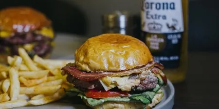 Four Leg - City Golf Ortigas - American Restaurant - Photo 1