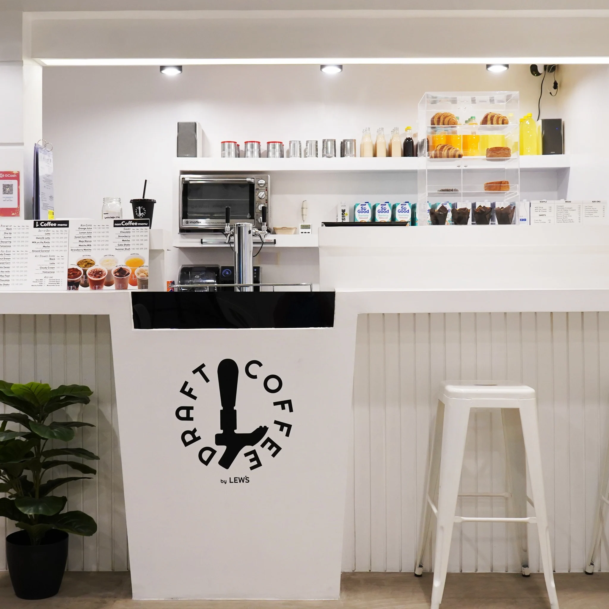 Draft Coffee by Lew's - N. Domingo Quezon City - American Restaurant - Photo 3