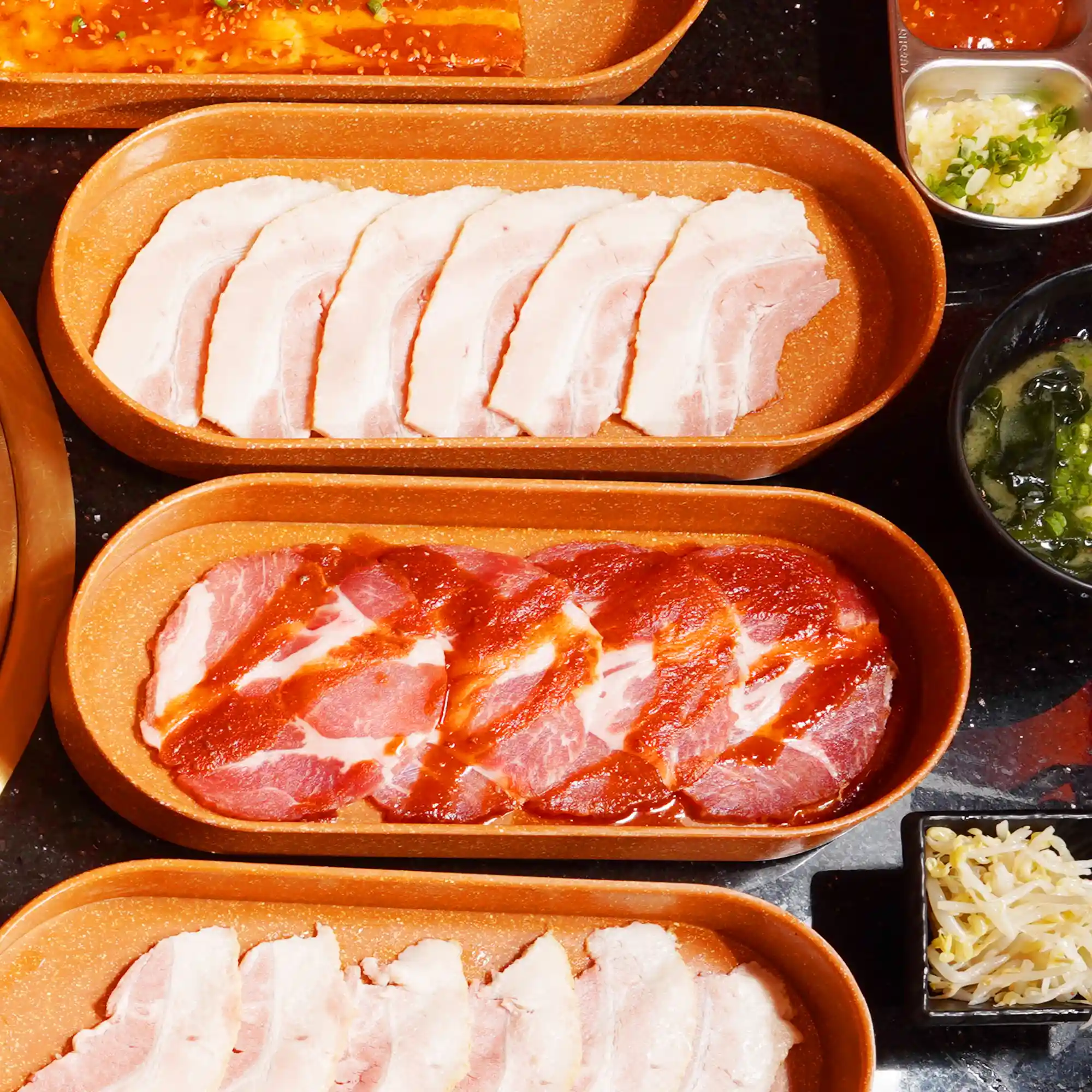 AKA (อากะ ปิ้งย่าง ยากินิกุ) - เซ็นทรัลพลาซ่า แจ้งวัฒนะ - Japanese Grilled Meat Restaurant - Photo 3