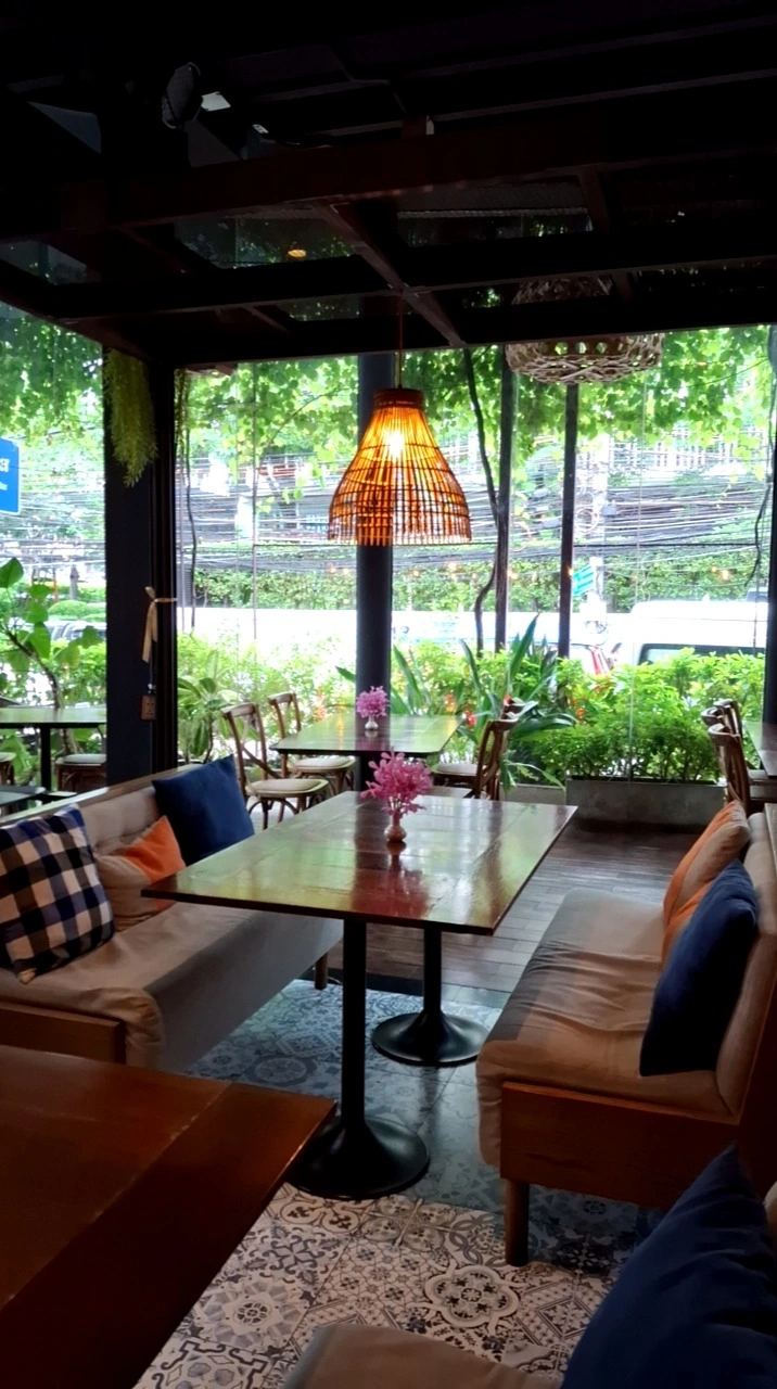 Attarote อรรถรส - สุขุมวิท 39 - Thai Restaurant - Photo 2