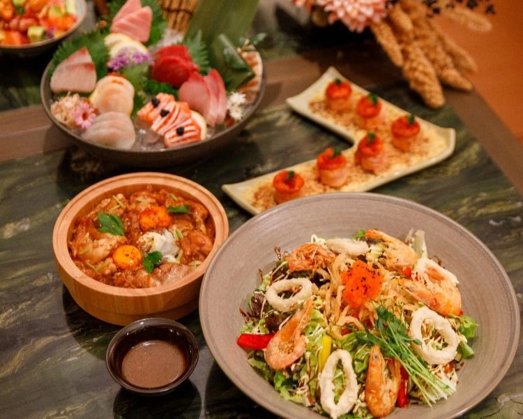 Shichi Japanese Restaurant (ชิชิ เจแปนนิส เรสเตอรองต์) - เซ็นทรัล ชิดลม - Sushi Restaurant - Photo 2