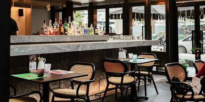 SOI Bangkok - Sathorn - Thai Restaurant - Photo 2