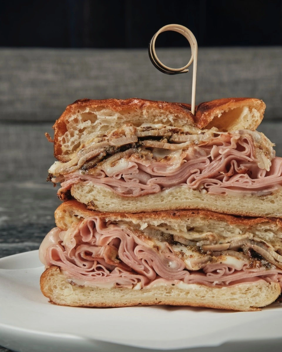 Holey Artisan Bakery - Suanplu (Sourdough Sandwich Coffee - Sandwich Restaurant - Photo 3