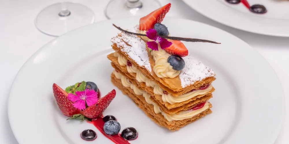Le Bouchon - Sathorn - French Restaurant - Photo 1