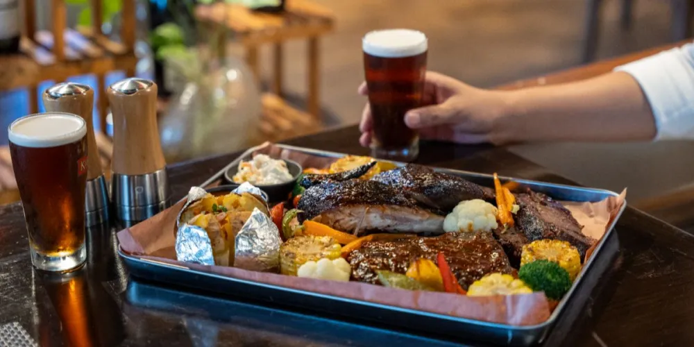 Dicey Reilly’s pattaya (ไดซี่ ไรลี่ พัทยา) - ถนนเลียบชายหาด - American Restaurant - Photo 1