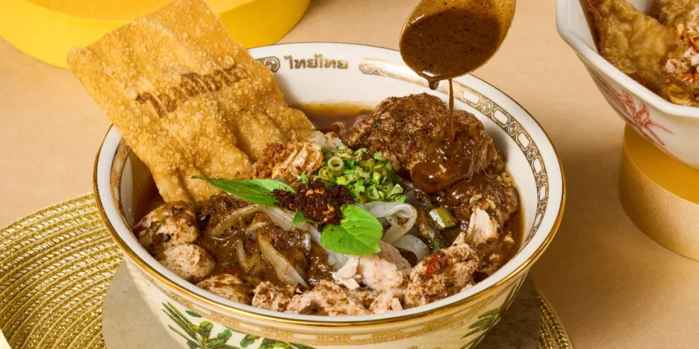 Thai Thai Boat Noodles ก๋วยเตี๋ยวเรือไทยไทย - ถนนอังรีดูนังต์