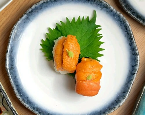 Hitoyoshi Yoshi Sushi - The Central - Japanese Restaurant - Photo 3