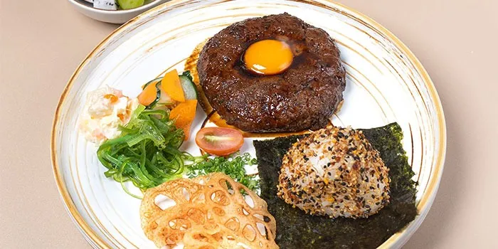 Madlygood Japanese Cafe - The Central - Burger Restaurant - Photo 1
