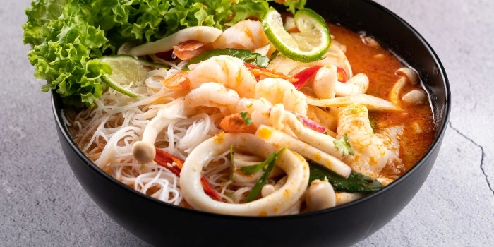 Tuk Tuk Cha Treasures - Compass One - Thai Restaurant - Photo 3