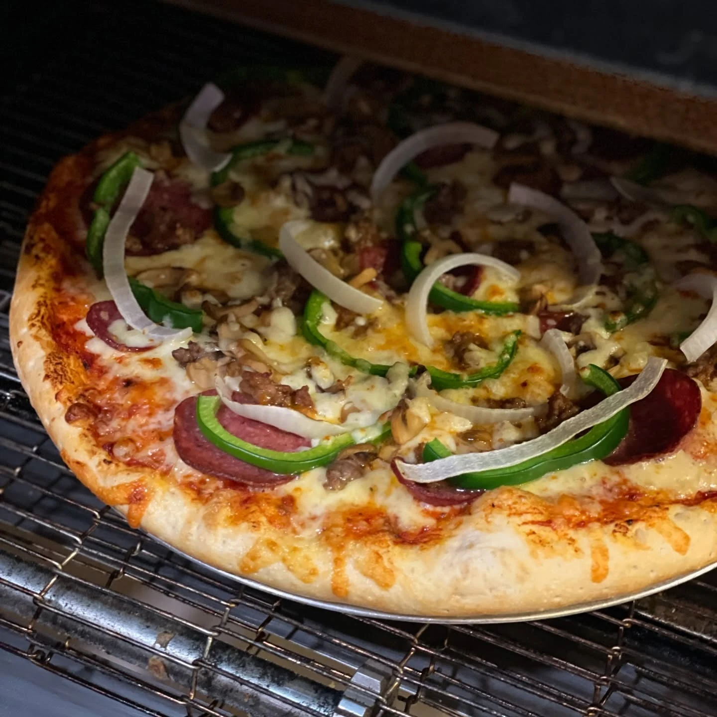 Shakey’s Pizza Parlour - Lucky Plaza - Western Restaurant - Photo 2