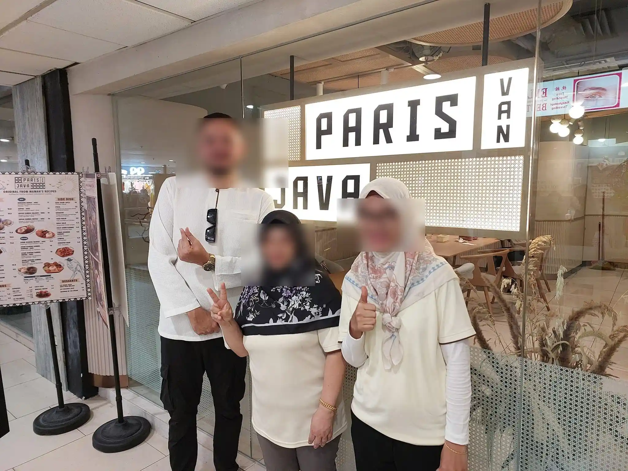 Paris Van Java - Lucky Plaza - Indonesian Restaurant - Photo 2