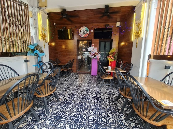 The Shakehouse by Love, Food Club - Tessensohn Road - Western Restaurant - Photo 3