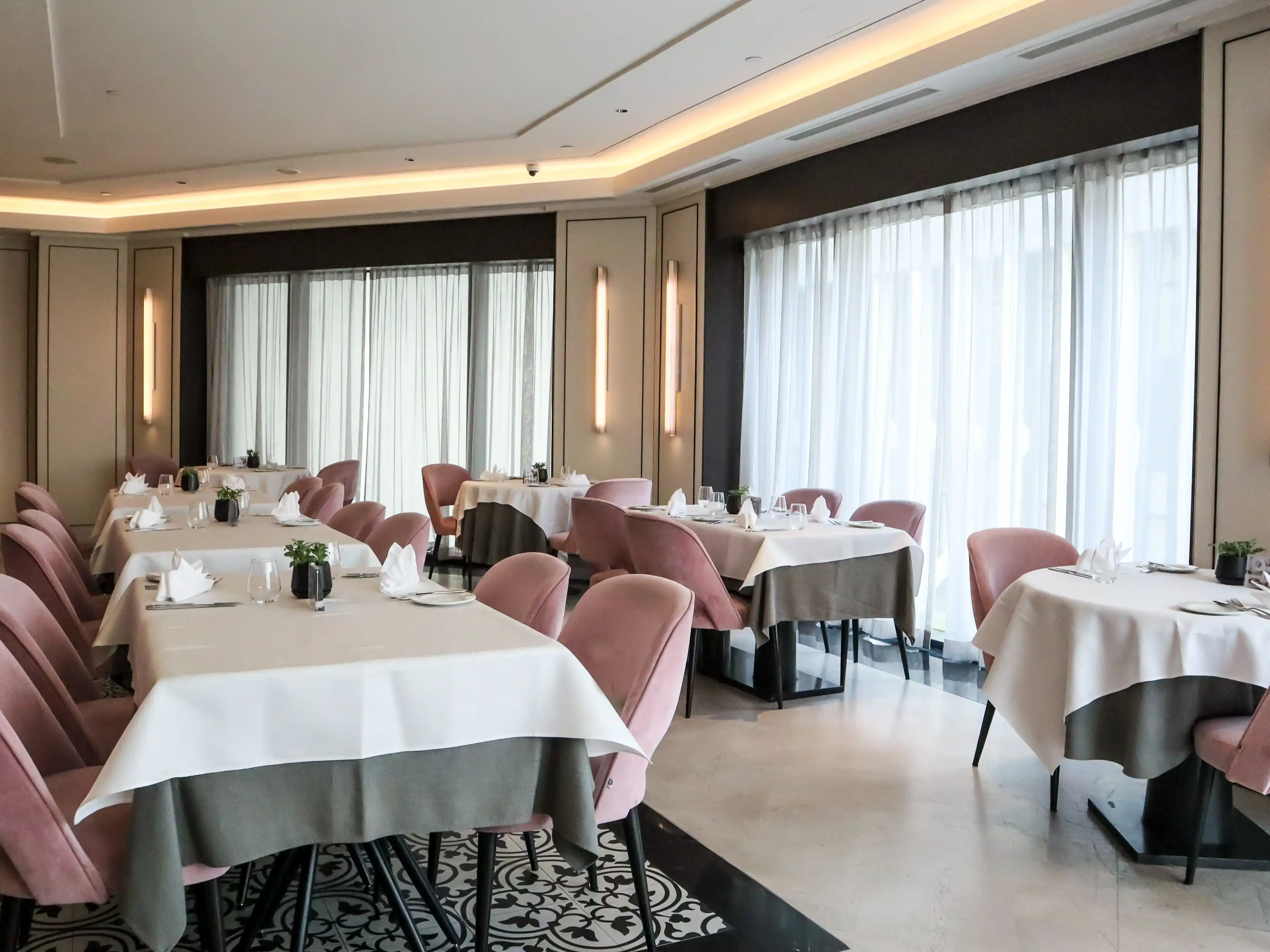 Tablescape Restaurant & Bar - Grand Park City Hall - Western Restaurant - Photo 2