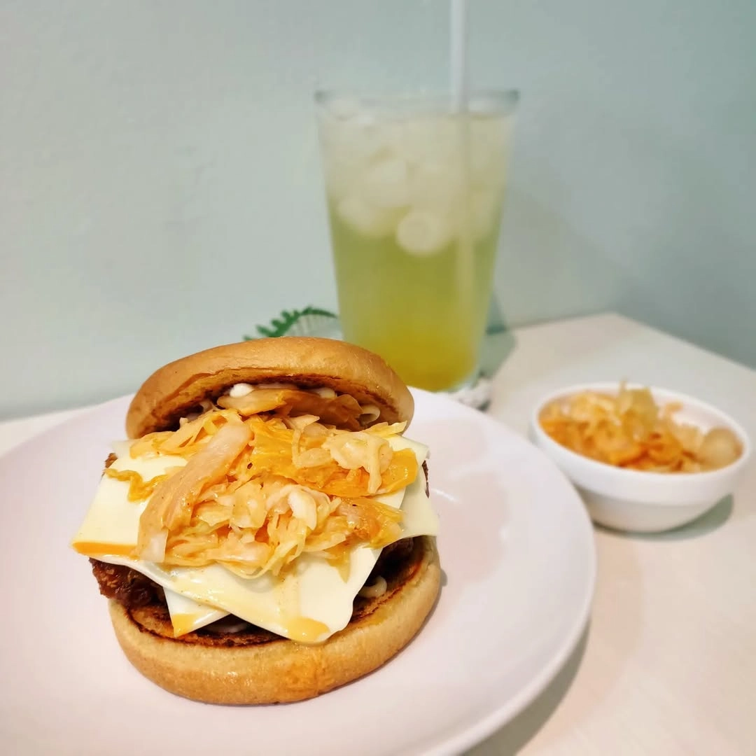 Unwind Cafe - NEWest - Western Restaurant - Photo 2