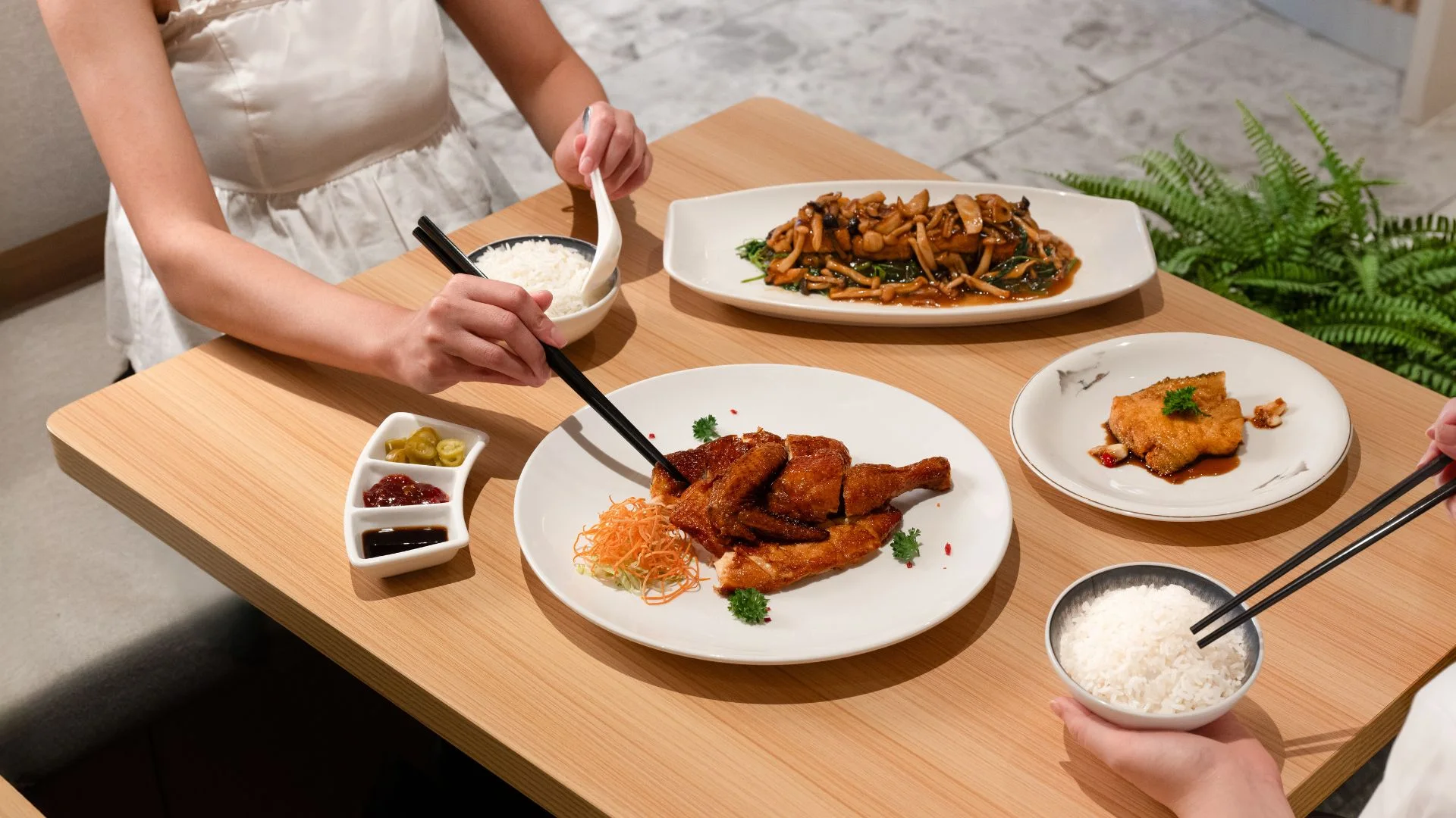 Empire Chinese Cuisine - Parkway Parade - Chinese Restaurant - Photo 2