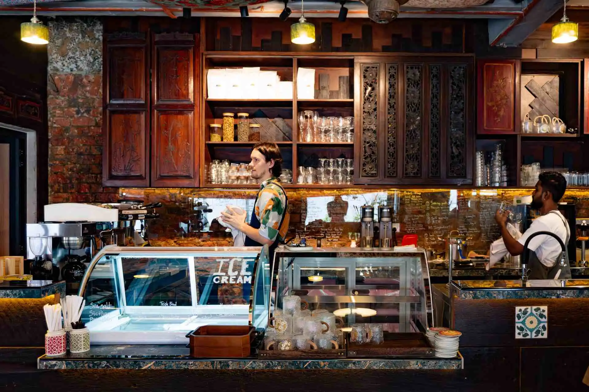 Bites & Brews - Crane Road - Western Restaurant - Photo 2