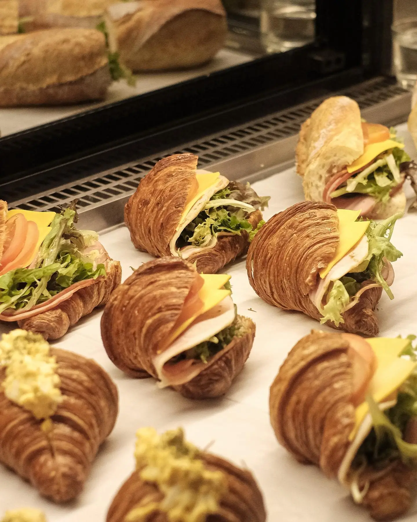 LR Boulangerie - Everton Park - European Restaurant - Photo 3
