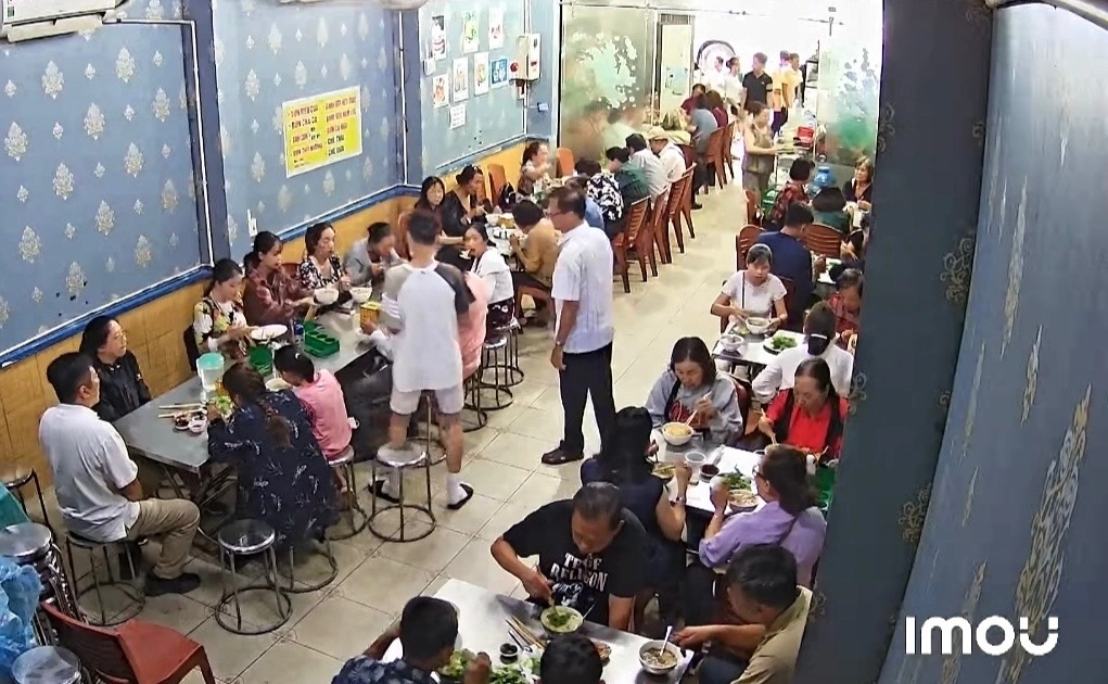Rina - Bánh Khoái - Nem Lụi - Bún Thịt Nướng - 31 Nguyễn Lương Bằng - Vietnamese Restaurant - Photo 2