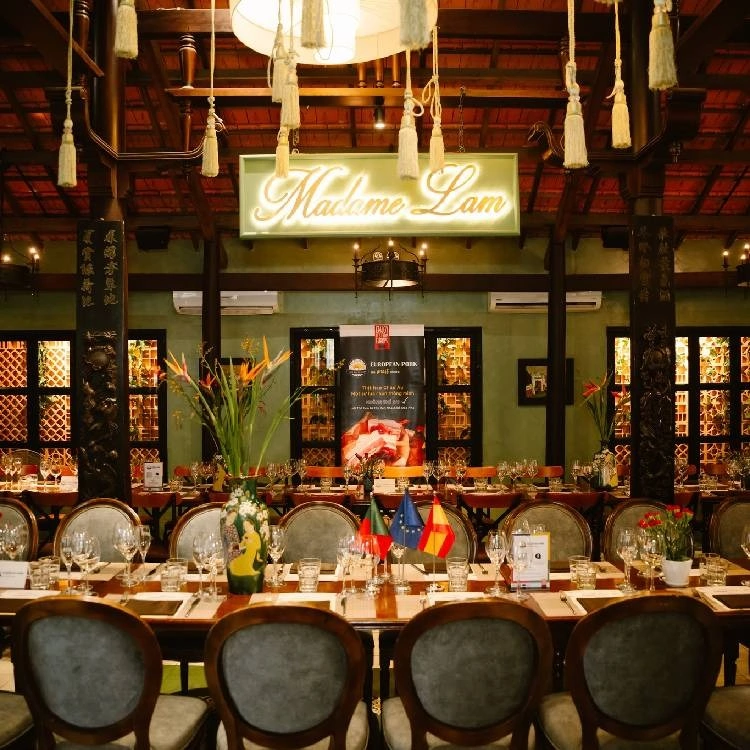 Nhà Hàng Madame Lam - Vietnamese Restaurant - Photo 15