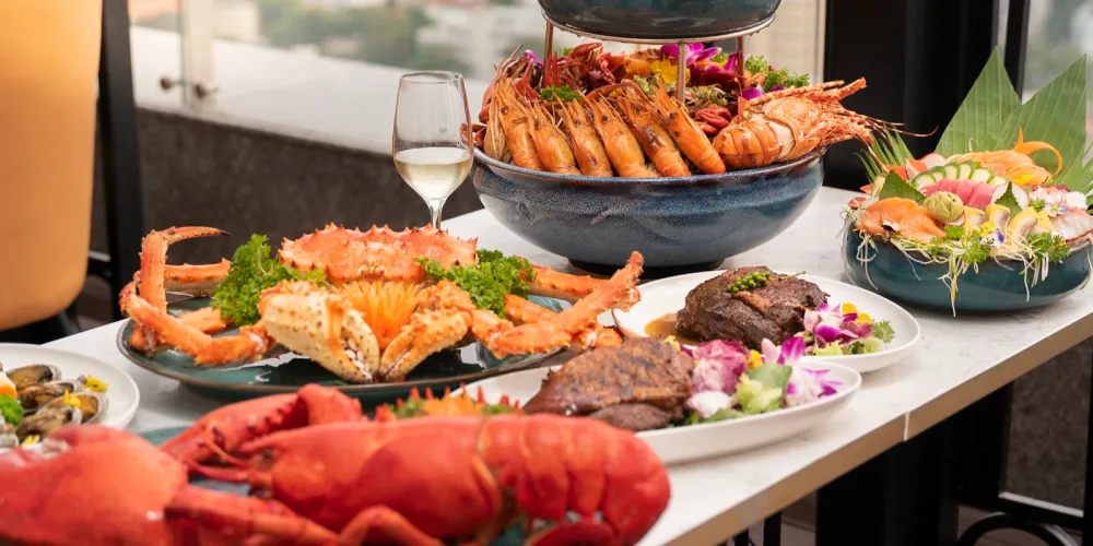 Khách sạn La Vela Saigon - Nhà hàng Buffet Hải Sản