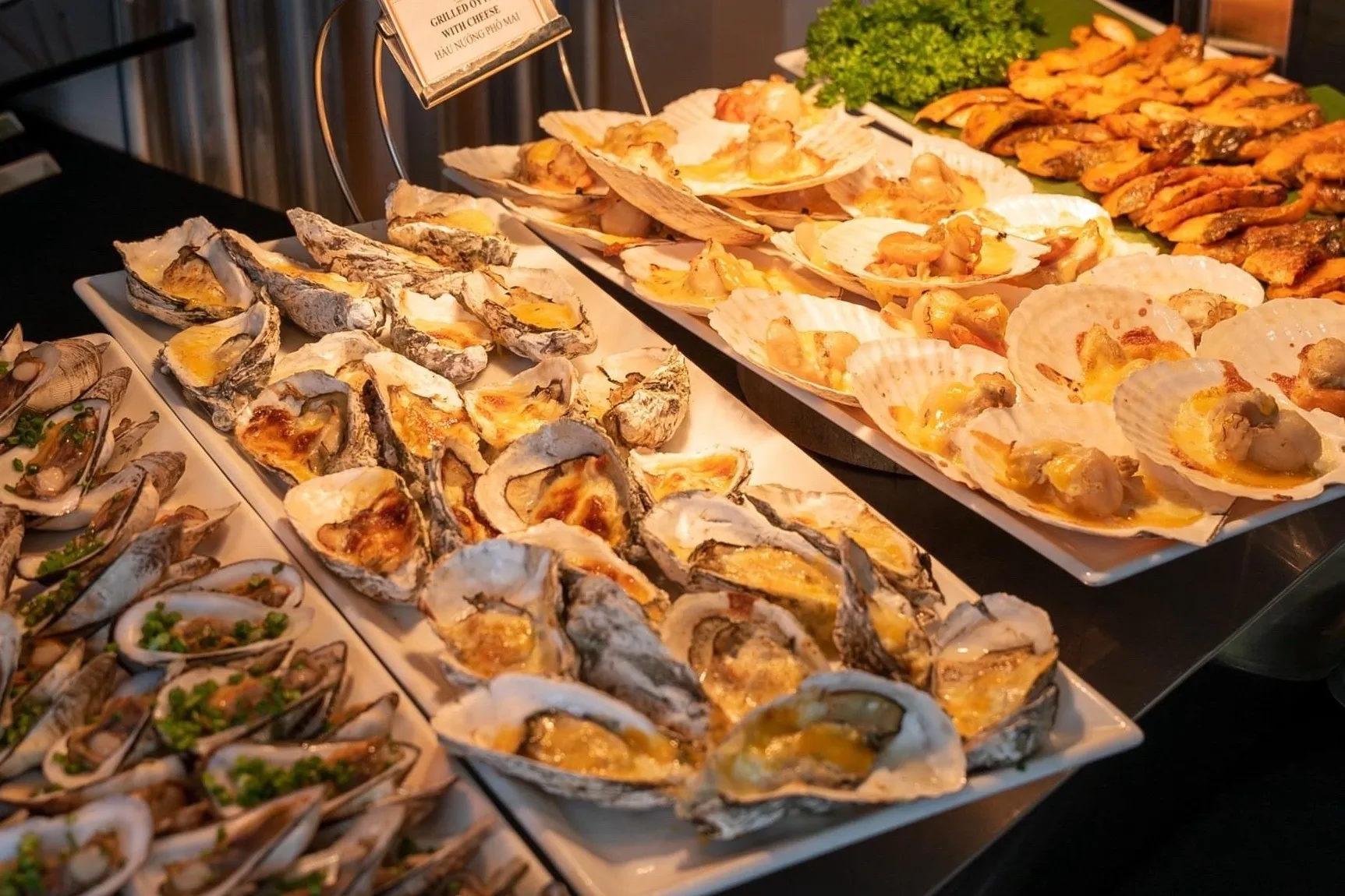 Khách sạn La Vela Saigon - Nhà hàng Buffet Hải Sản - Vietnamese Restaurant - Photo 8