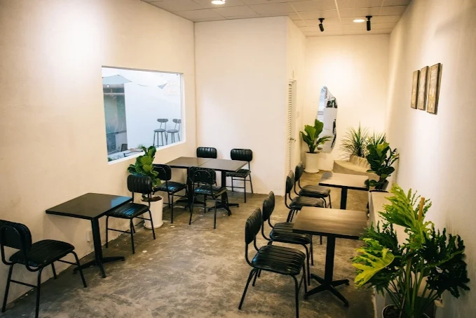 Tiệm cà phê Nhà Mình - Nhà hàng Món Việt - Ảnh 2