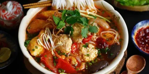 Bún Riêu Mực Ốc Giò Cô Sáu - Nhà hàng Bún Riêu - Ảnh 1