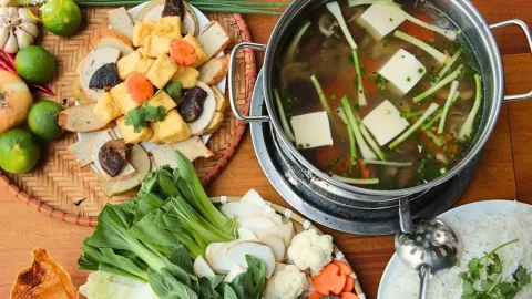Tâm Hậu - Nhà hàng chay - Lâm Văn Bền - Nhà hàng Món Việt - Ảnh 1
