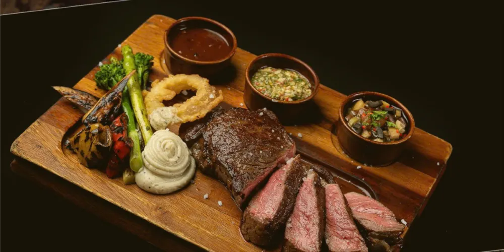 Moo Beef Steak Prime - American Restaurant - Photo 1