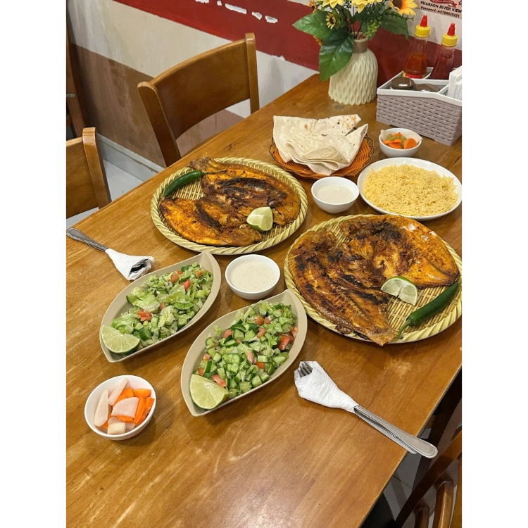 Pyramids Restaurant Halal Food & Coffee - Nhà hàng Món Quốc Tế - Ảnh 3