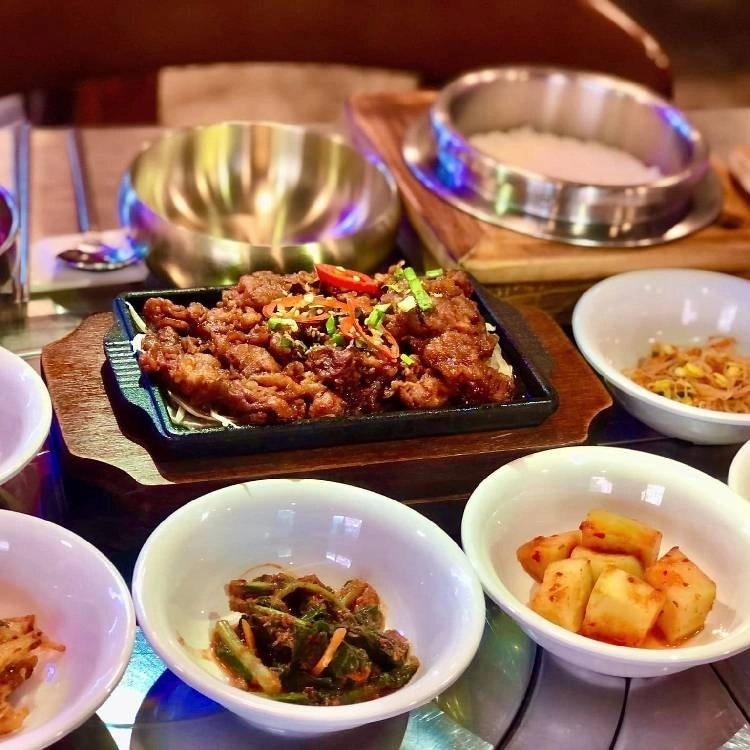 Cơm Trộn, Mì Lạnh Hàn Quốc, Canh Kim Chi, Xương Bò - YORI - Lê Thánh Tôn - Korean Restaurant - Photo 3